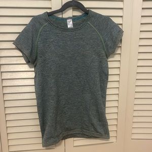 Ivivva short sleeved top